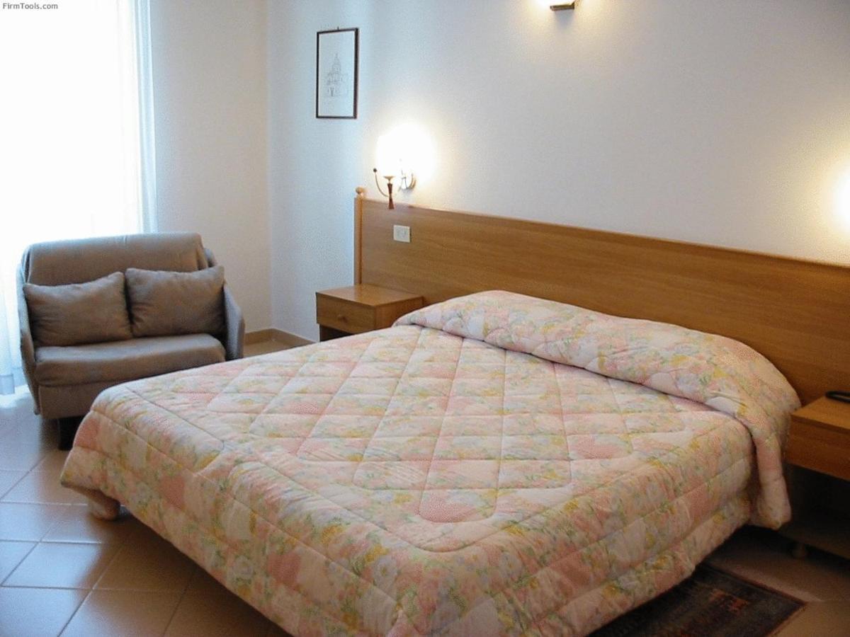 Hotel Castello Mesagne Quarto foto