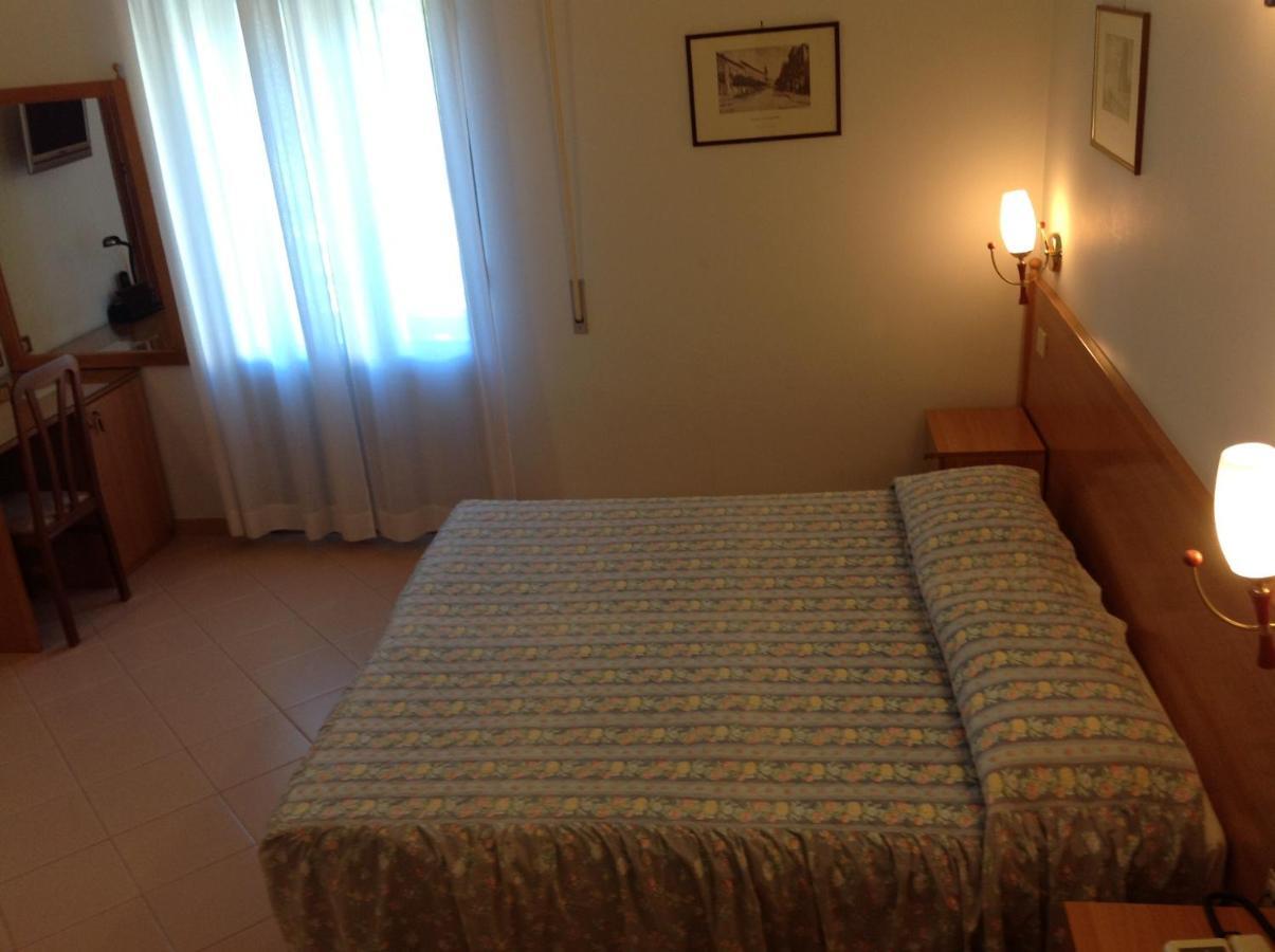 Hotel Castello Mesagne Quarto foto