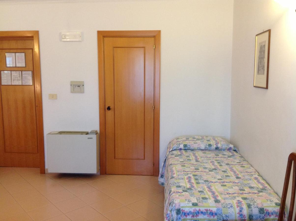 Hotel Castello Mesagne Quarto foto