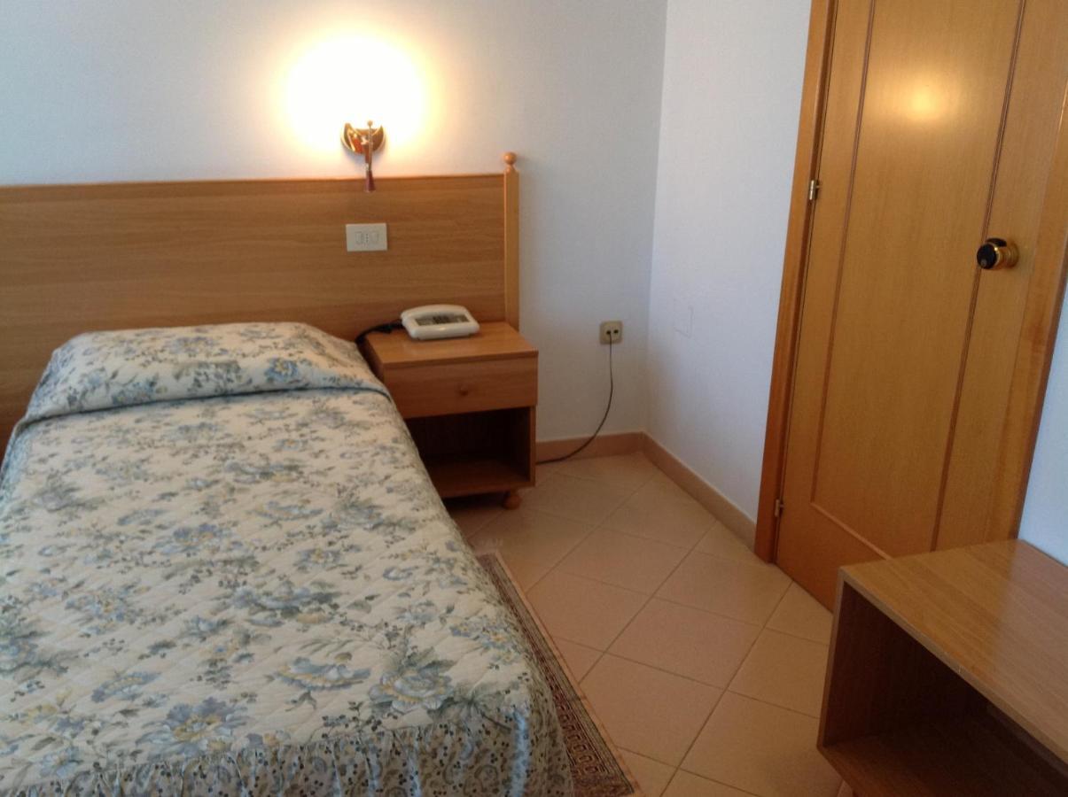 Hotel Castello Mesagne Quarto foto