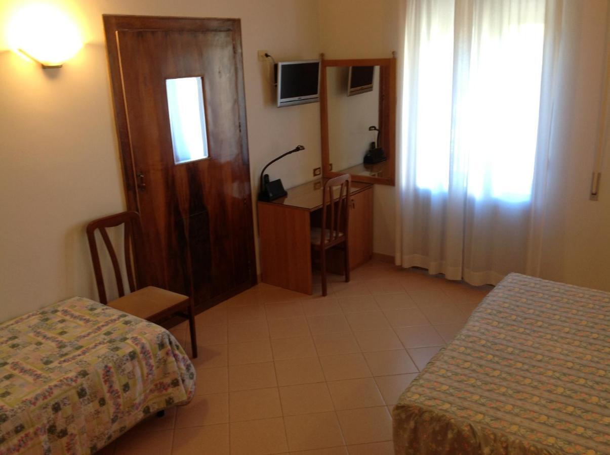 Hotel Castello Mesagne Quarto foto
