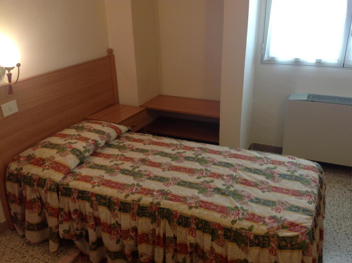 Hotel Castello Mesagne Quarto foto